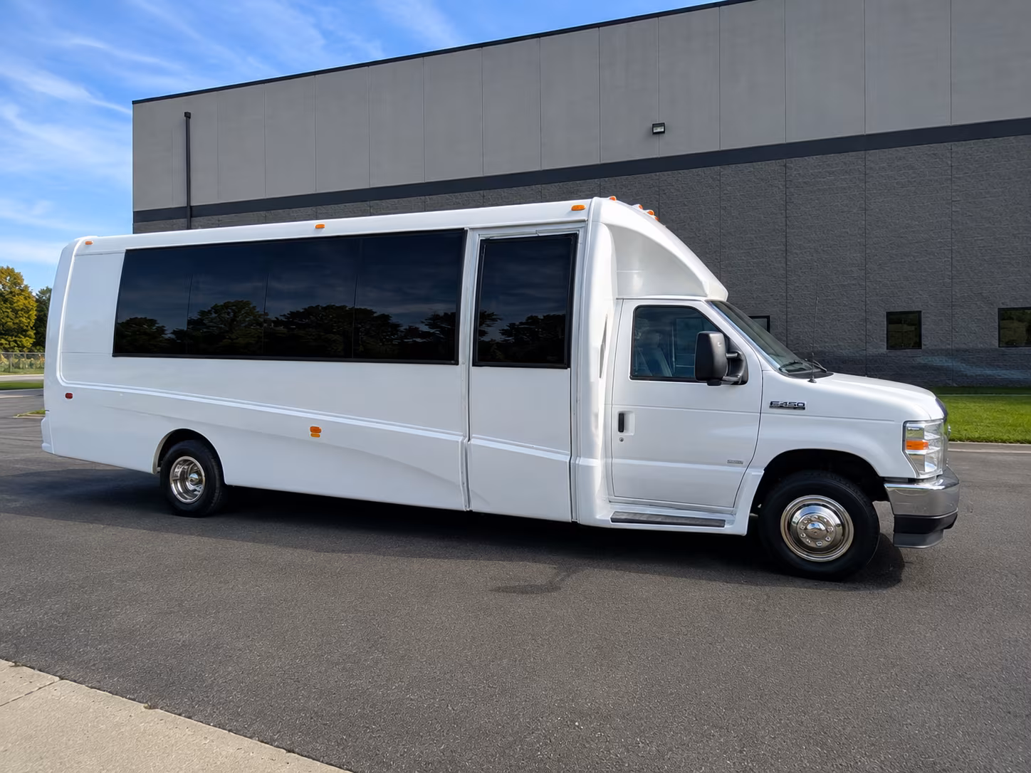 corporate and convention buses for owensboro business events