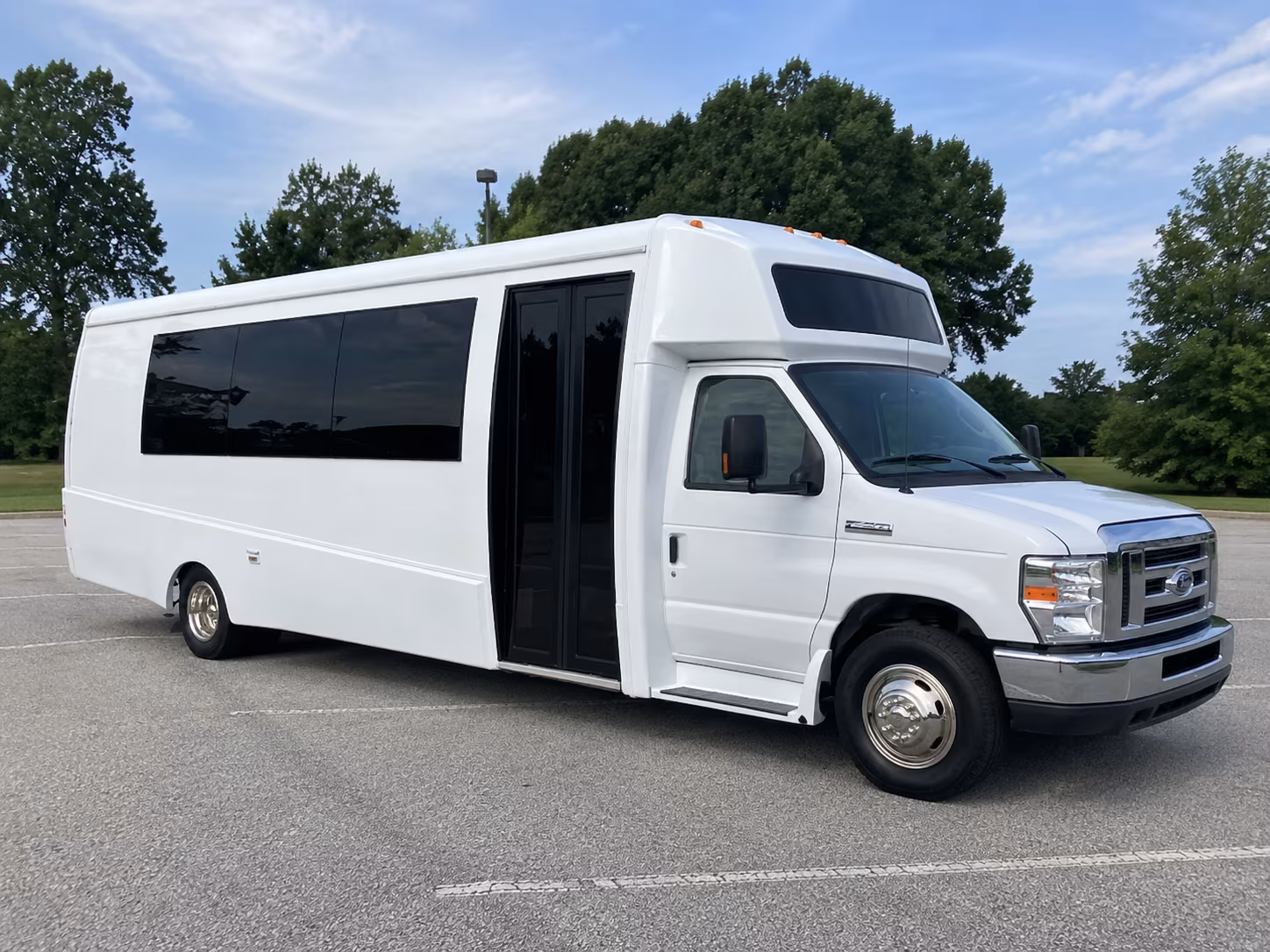 owensboro 18 passenger party bus