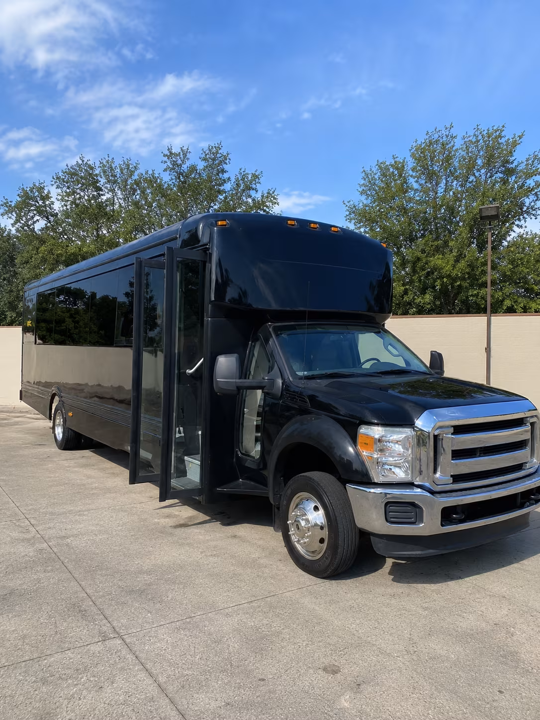 owensboro 20 passenger party bus