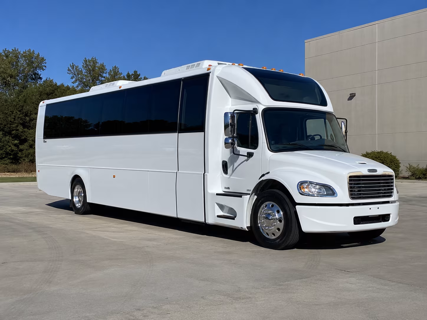 owensboro 28 passenger party bus