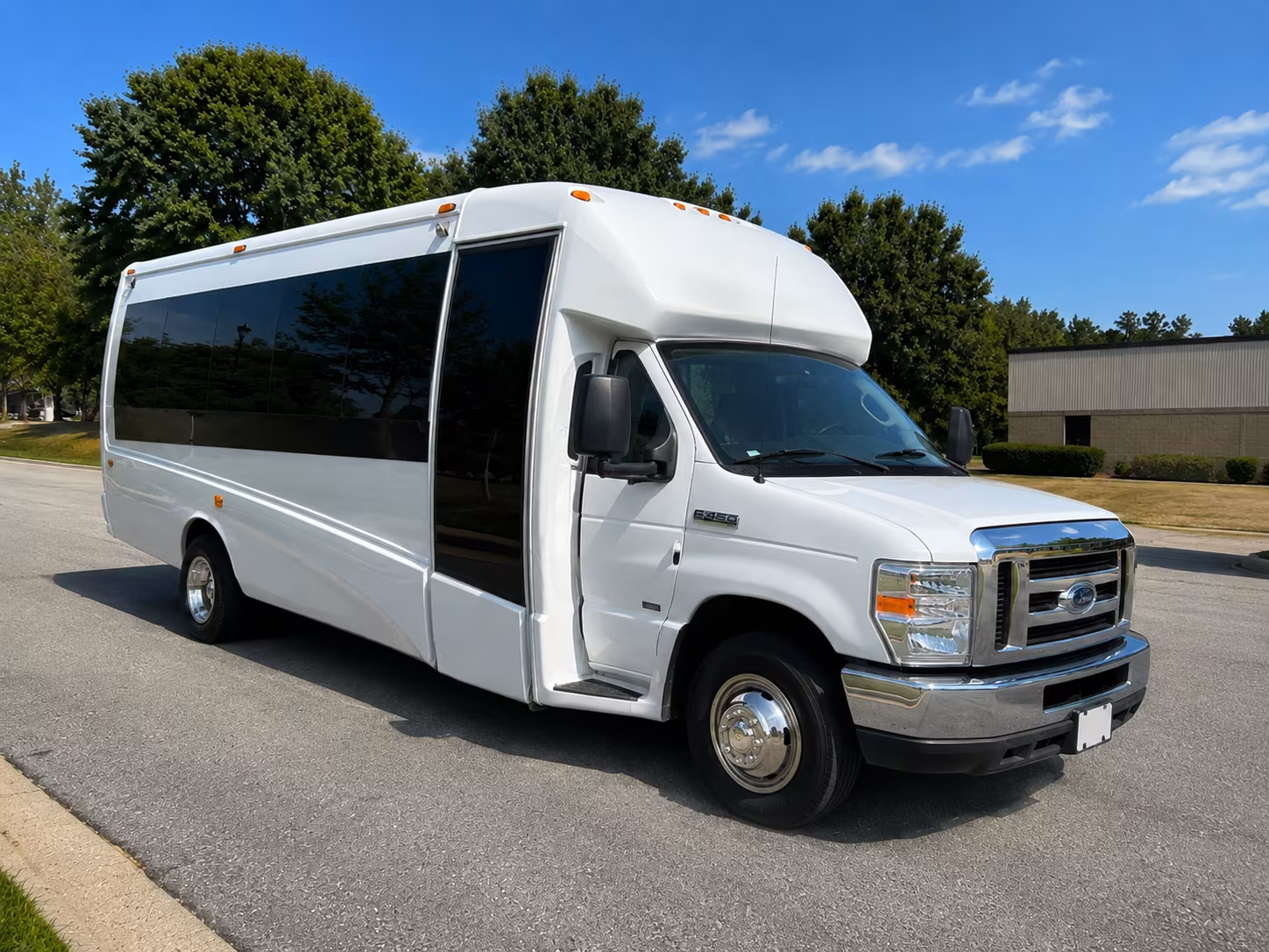 wedding shuttle buses for owensboro celebrations