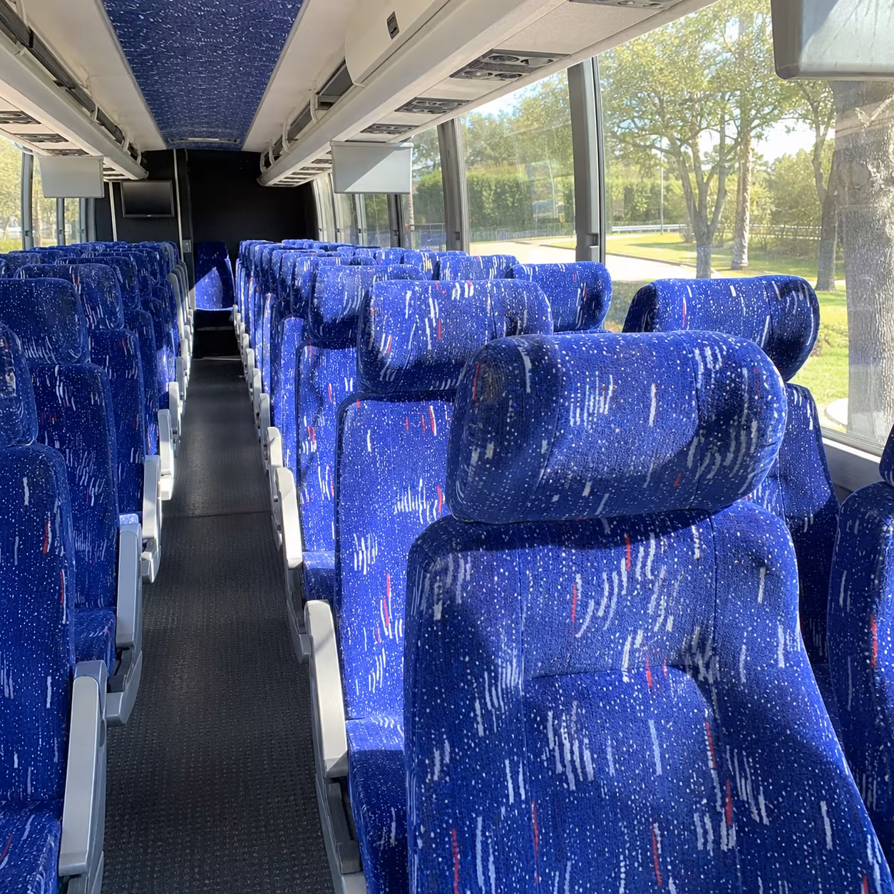 weekly worship shuttle buses for owensboro congregations